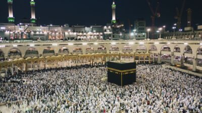 Book Umrah Packages from California | Umrah Travel Agency