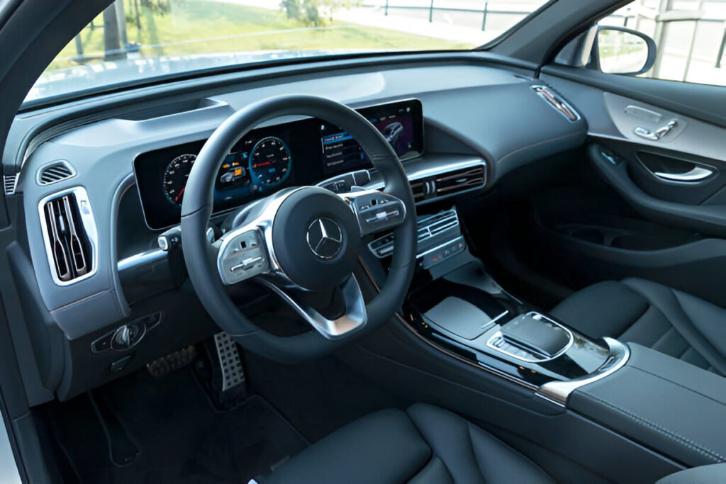 How Mercedes Wireless CarPlay Benefits