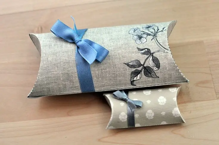 custom pillow boxes
